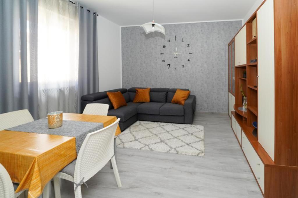 My Viktory Apartment Novara Exterior photo